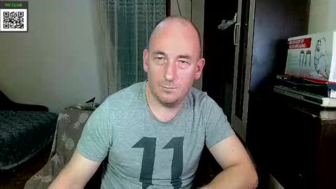 Snapshot of johanbarker chatting on 02/15/25, 08:44 Johan online show from 02/15/25, 08:44