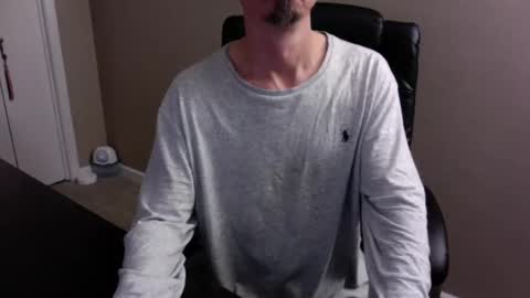 john757533 online show from 12/10/24, 04:24