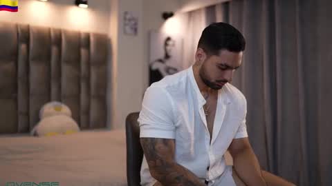 Snapshot of john_king29 chatting on 10/23/25, 10:30 john online show from 10/23/25, 10:30