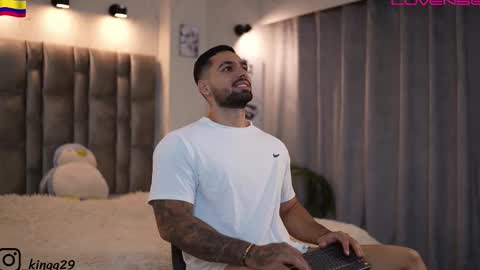 Snapshot of john_king29 chatting on 11/11/25, 10:43 john online show from 11/11/25, 10:43