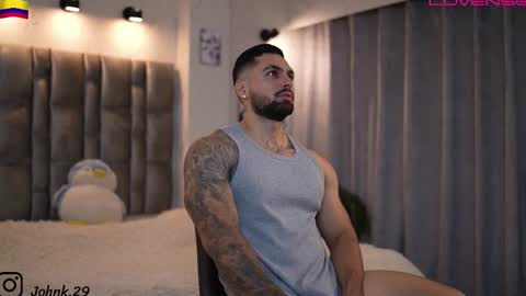 Snapshot of john_king29 chatting on 11/19/25, 11:27 john online show from 11/19/25, 11:27