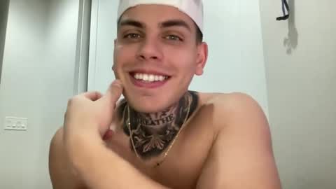 Snapshot of johnafterdark chatting on 01/14/25, 11:48 JAXX online show from 01/14/25, 11:48