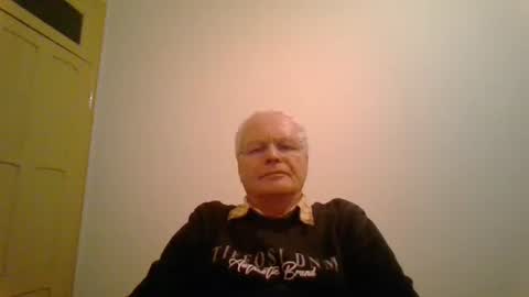 Snapshot of johndesnudado chatting on 12/28/24, 12:04 johndesnudado online show from 12/28/24, 12:04