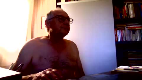 Snapshot of johnjohn6226623 chatting on 01/16/25, 01:47 johnjohn6226 online show from 01/16/25, 01:47