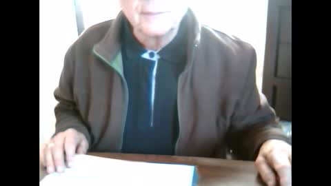 Snapshot of johnjohn6226623 chatting on 10/28/25, 01:25 johnjohn6226 online show from 10/28/25, 01:25