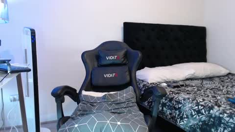 john online show from 12/23/24, 09:51