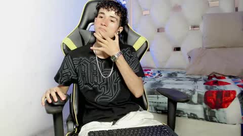 Snapshot of johnny_cagee chatting on 09/19/25, 04:03 johnny_cagee online show from 09/19/25, 04:03