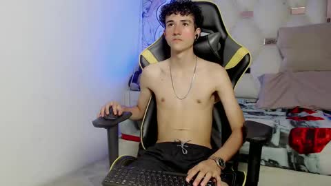 Snapshot of johnny_cagee chatting on 09/26/25, 04:05 johnny_cagee online show from 09/26/25, 04:05