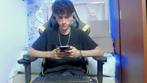 johnny_cagee online show from 10/25/25, 04:53