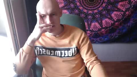 Johnny online show from 10/10/25, 08:13