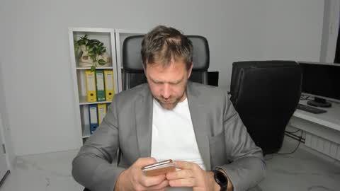 Snapshot of johnnydough82 chatting on 12/06/24, 05:53 johnnydough82 online show from 12/06/24, 05:53