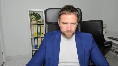 Snapshot of johnnydough82 chatting on 12/15/24, 05:23 johnnydough82 online show from 12/15/24, 05:23