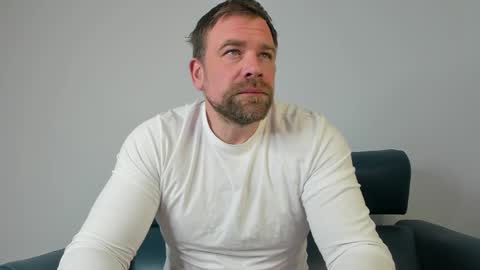 Snapshot of johnnydough82 chatting on 03/04/25, 04:27 johnnydough82 online show from 03/04/25, 04:27