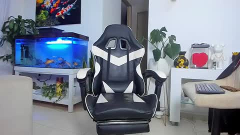 JOHNNY online show from 10/13/25, 01:38