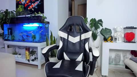 JOHNNY online show from 11/04/25, 12:21