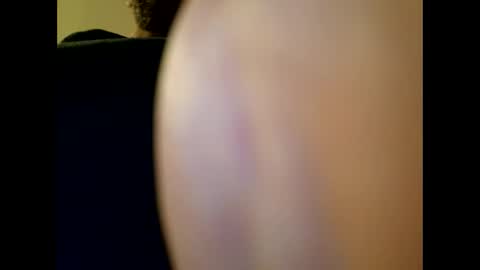 Snapshot of johnnypoly chatting on 01/01/25, 08:13 bigboy online show from 01/01/25, 08:13