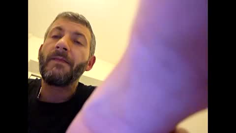 Snapshot of johnnypoly chatting on 11/03/25, 08:32 bigboy online show from 11/03/25, 08:32