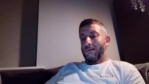 Snapshot of johnnypoly chatting on 11/30/25, 11:53 bigboy online show from 11/30/25, 11:53