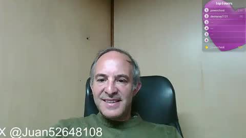 Snapshot of johnq_23 chatting on 09/16/25, 04:08 John online show from 09/16/25, 04:08