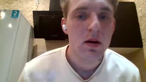 Snapshot of johny_hurdman27 chatting on 12/12/24, 05:26 johny27 online show from 12/12/24, 05:26