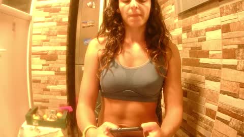 Snapshot of jojofit chatting on 09/23/25, 05:38 JojoFit online show from 09/23/25, 05:38