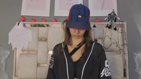 jolie_lov online show from 10/16/25, 01:23