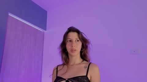jolie_lov online show from 11/11/25, 03:12