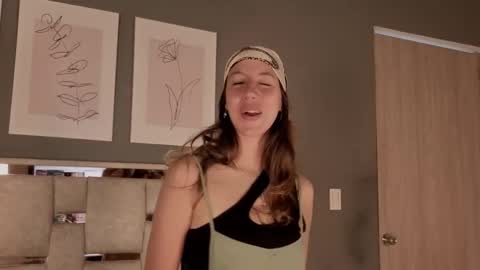 jolie_lov online show from 11/19/25, 01:33