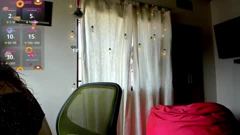 Snapshot of jolie_reyes1 chatting on 01/12/25, 06:05 jolie_reyes1 online show from 01/12/25, 06:05