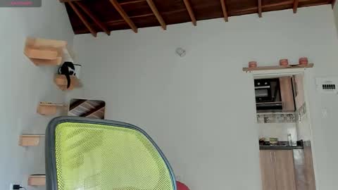 Snapshot of jolie_reyes1 chatting on 10/12/25, 07:02 jolie_reyes1 online show from 10/12/25, 07:02