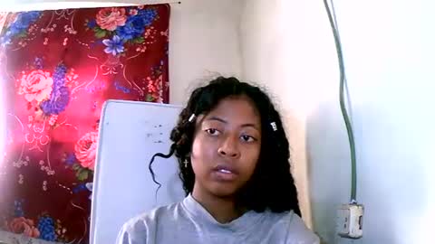 joliekah27 online show from 01/27/25, 04:09