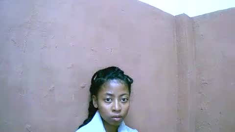 joliekah27 online show from 02/01/25, 12:47