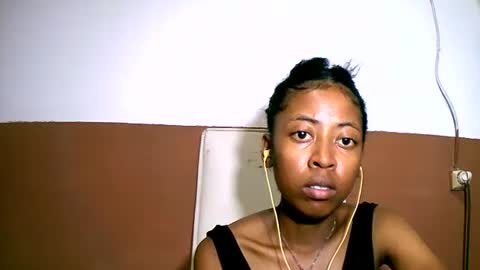 joliekah27 online show from 02/12/25, 01:09