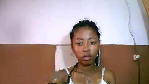 joliekah27 online show from 02/16/25, 09:26