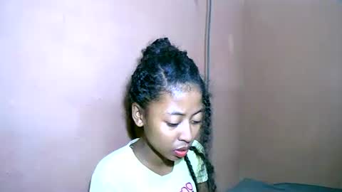 joliekah27 online show from 02/24/25, 03:20