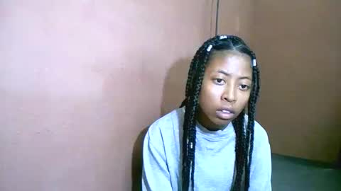 joliekah27 online show from 02/26/25, 06:43