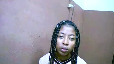 joliekah27 online show from 02/28/25, 02:20