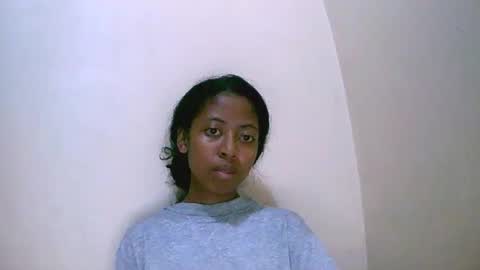 joliekah27 online show from 10/31/25, 07:26