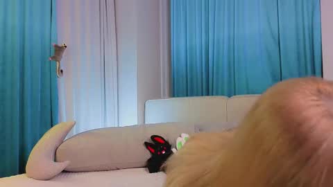 Viola online show from 11/10/25, 11:20