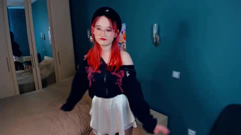 Snapshot of jolynnmarsiglia chatting on 10/13/25, 05:29 Nelly online show from 10/13/25, 05:29