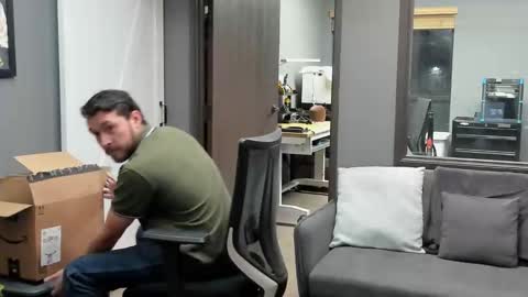 jonadams805 online show from 10/31/25, 01:50