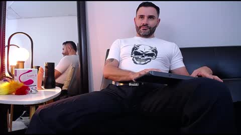  JONAS BEARD  online show from 01/11/25, 09:04