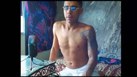 jonesjoness15 online show from 10/21/25, 07:03