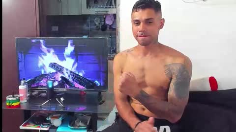 jonesjoness15 online show from 11/03/25, 04:08