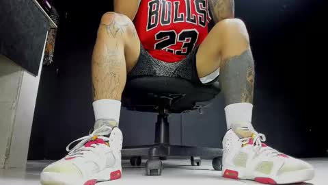 Snapshot of jordan33blake chatting on 02/11/25, 12:27 jordan33blake online show from 02/11/25, 12:27