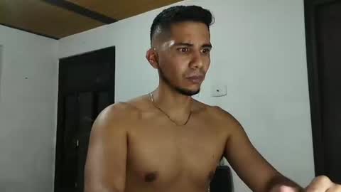 joselopez2101 online show from 12/01/25, 02:49