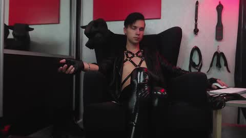 Snapshot of joseph__quinn chatting on 02/20/25, 09:00 Master Joseph online show from 02/20/25, 09:00