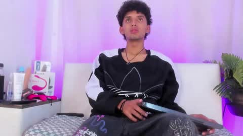 Jose online show from 11/17/25, 07:03