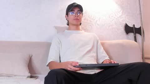 Josh Rashford online show from 10/31/25, 09:38