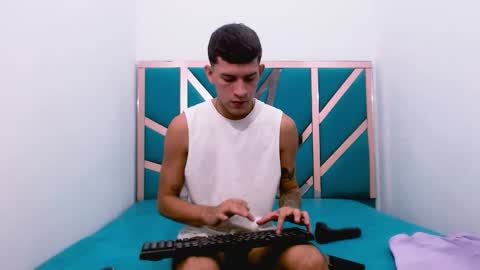 Snapshot of josue_linares chatting on 09/18/25, 07:38 josue_linares online show from 09/18/25, 07:38